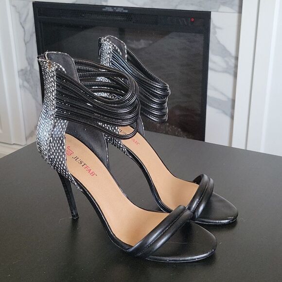 JustFab strappy sandals - Picture 1 of 6